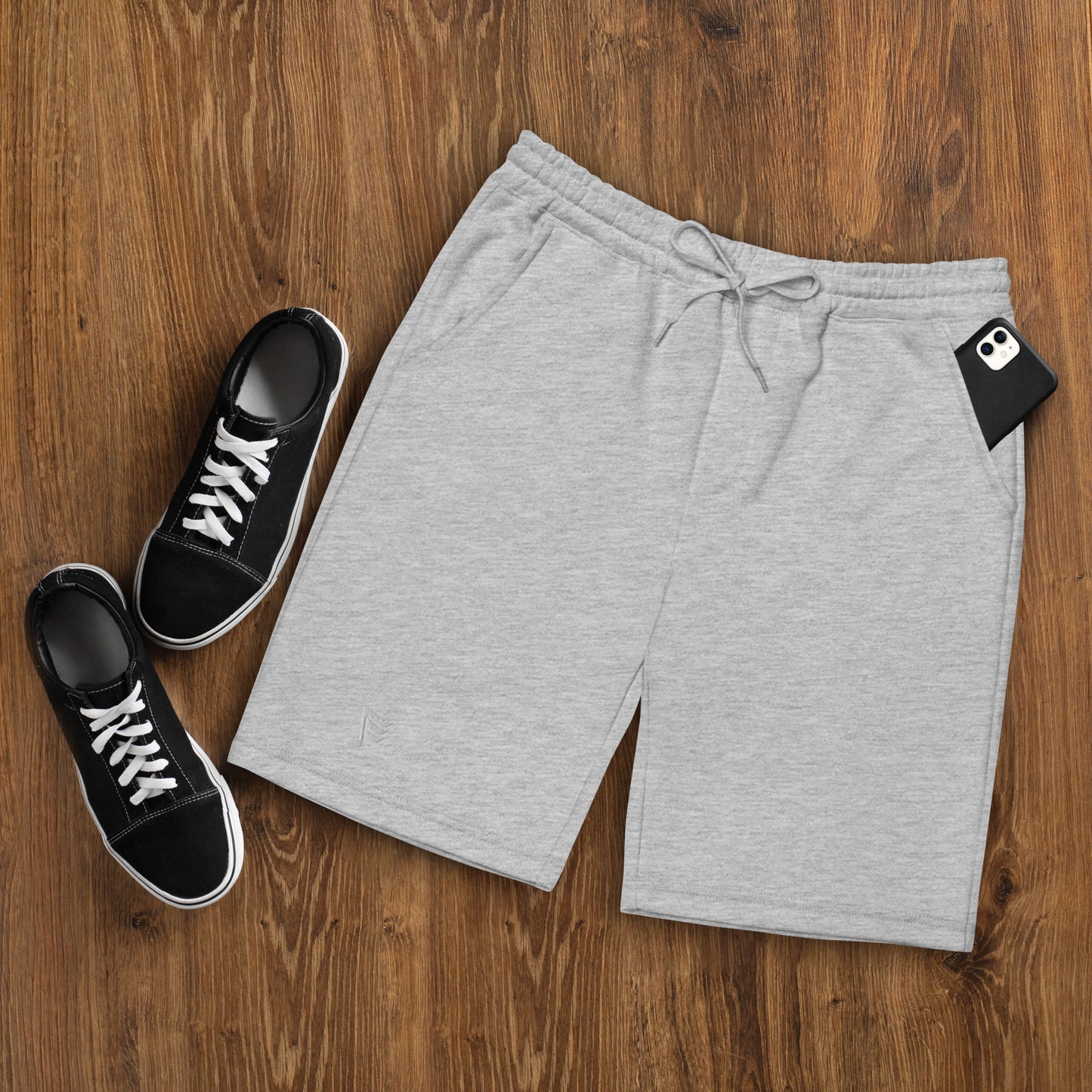 JE logo fleece shorts